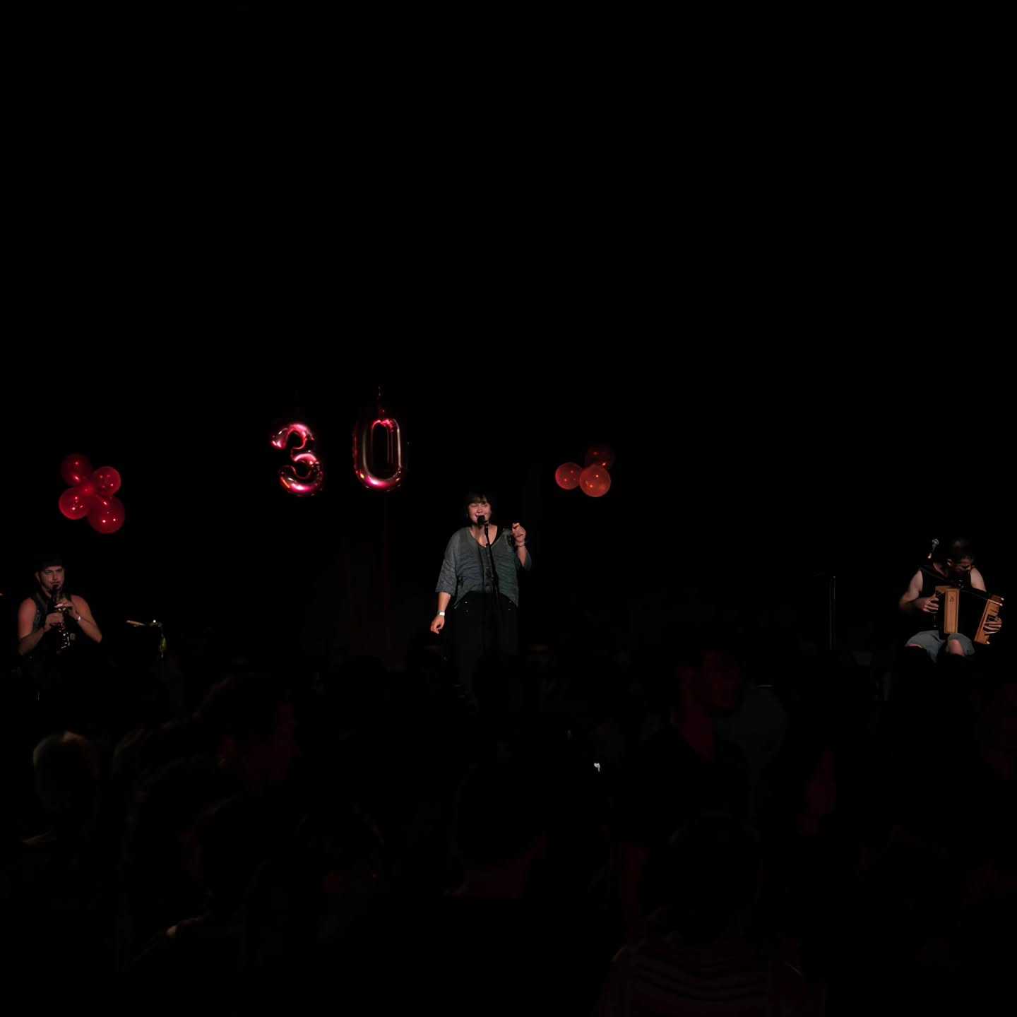 Le 20 septembre c'était le fest noz des 30 ans du bagad.

Merci aux groupes eris.trio lutig_duo spontus_ et Riopel/Leroy d'avoir fait danser l'assemblée pour cette belle soirée.

Avec le soutien de la région Bretagne

Association du Cercle Montfortais